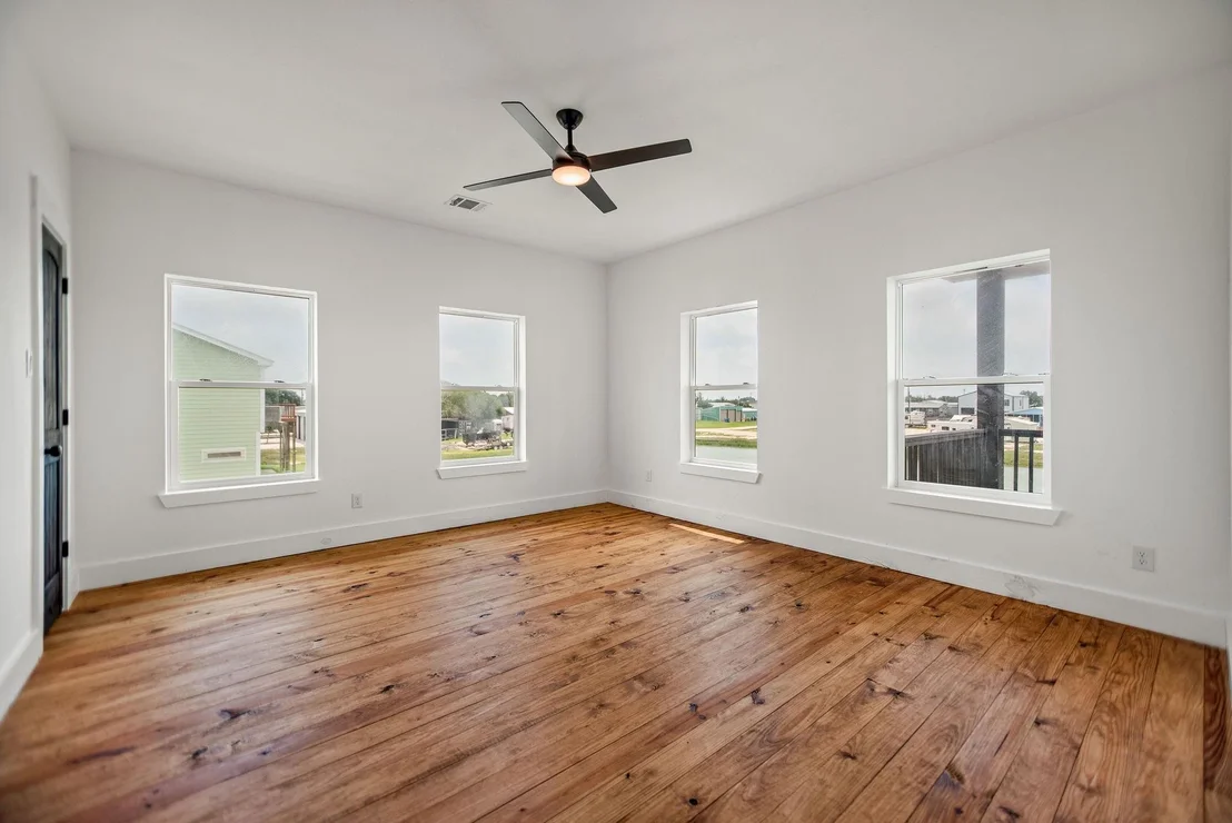 Photo of 809 W Taylor Avenue