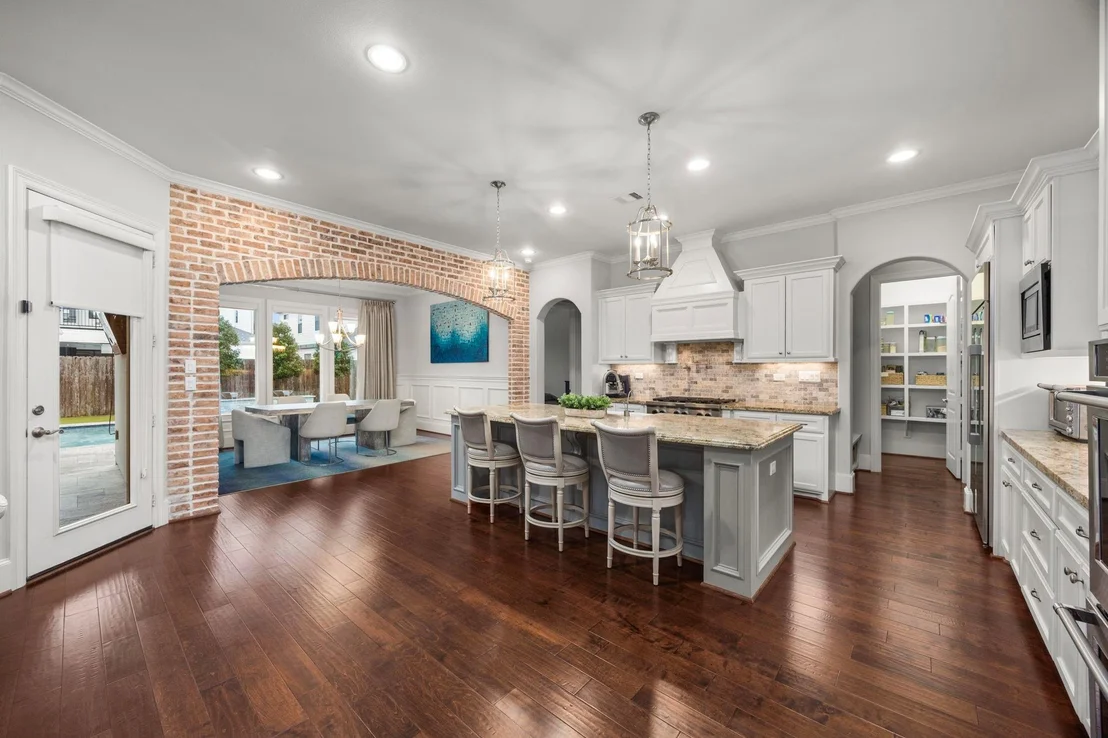 Photo of 1355 Chippendale Road
