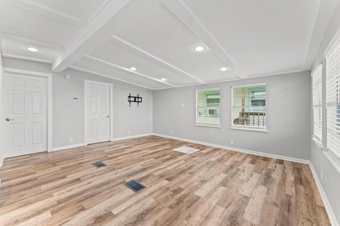 Photo of 310 Marine Way