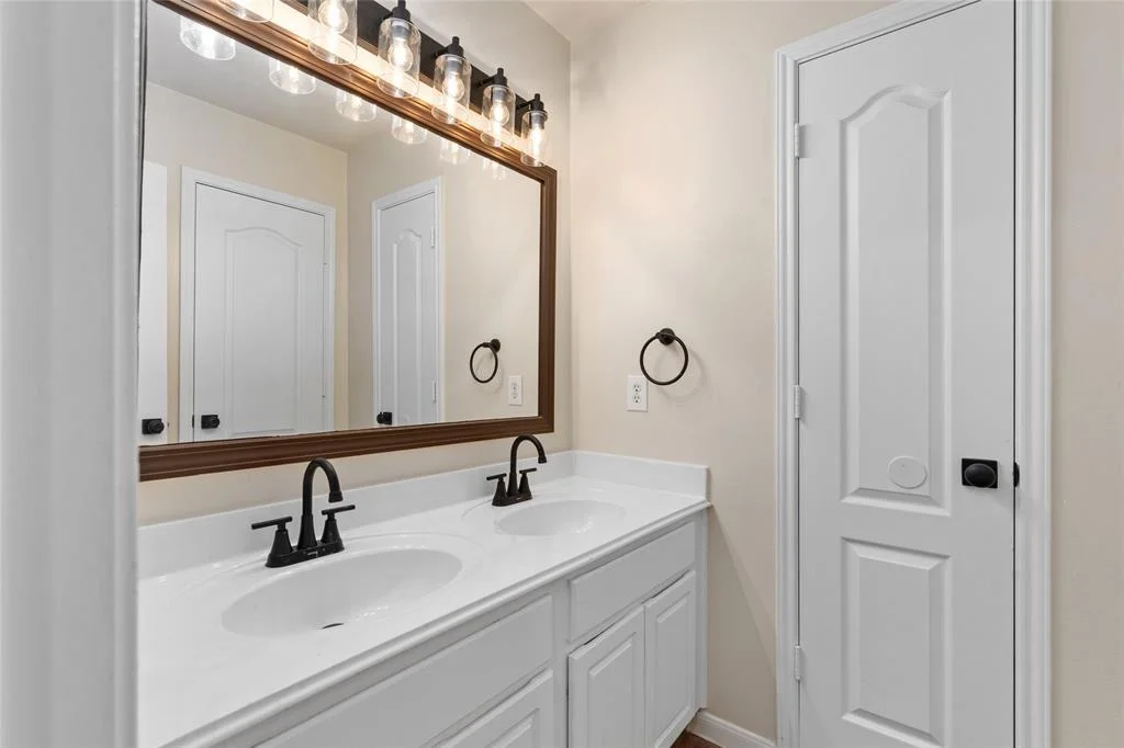 Photo of 20235 Black Canyon Drive