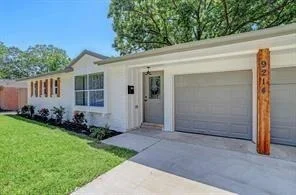 Photo of 9214 Mahoning Drive