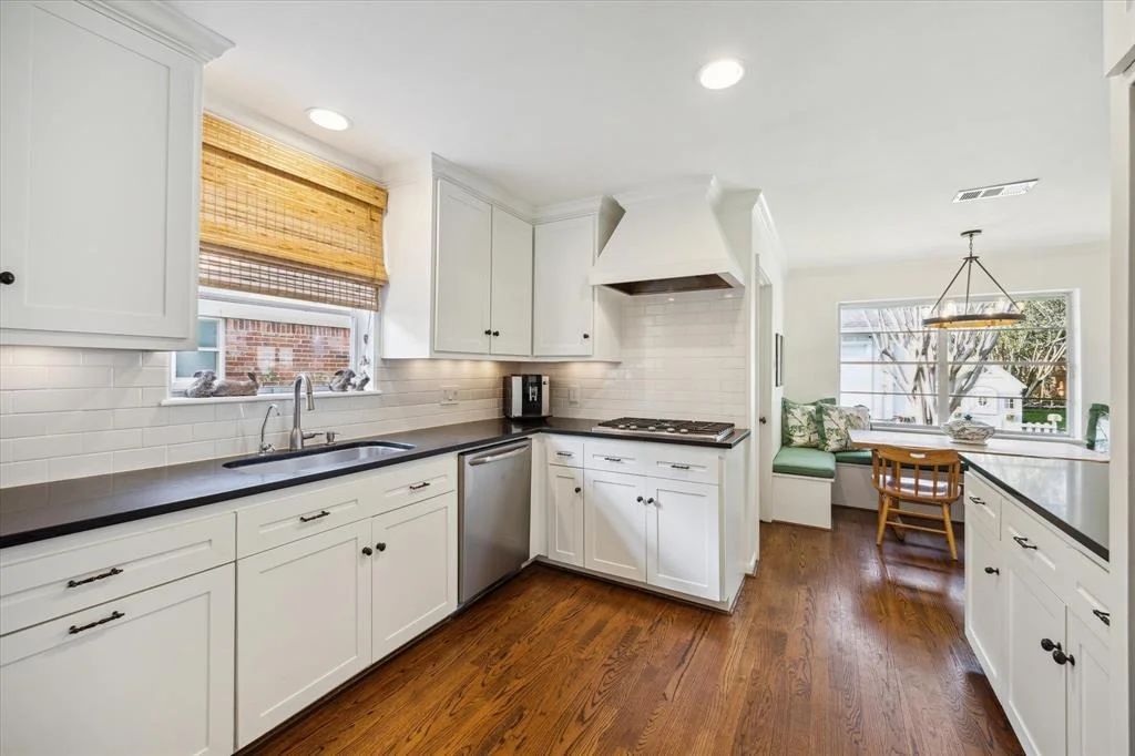 Photo of 8014 Meadowbriar Lane