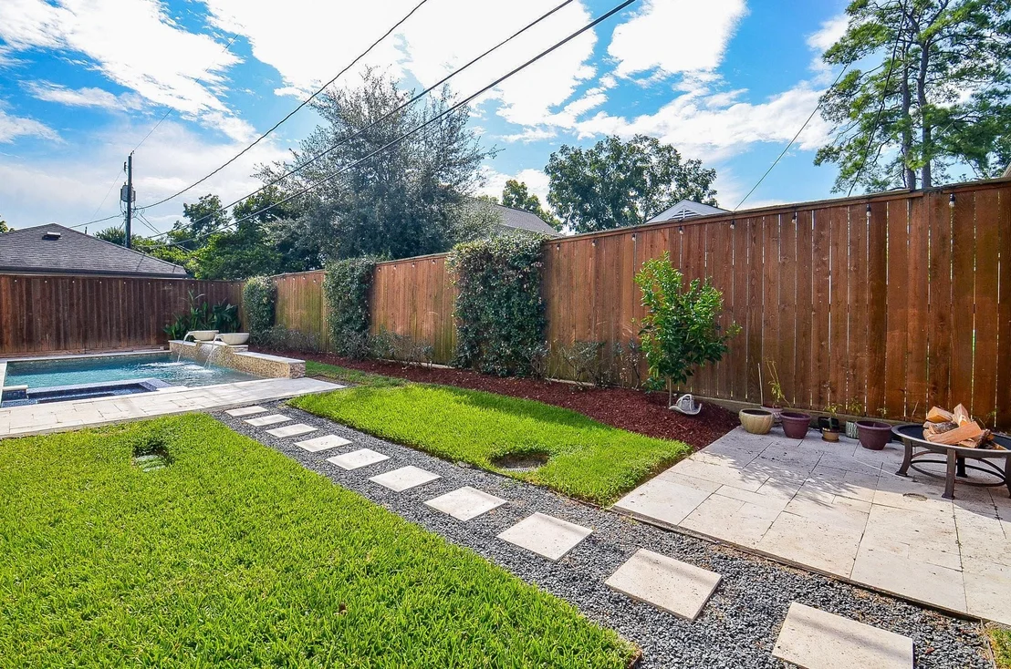 Photo of 4625 Maple Street