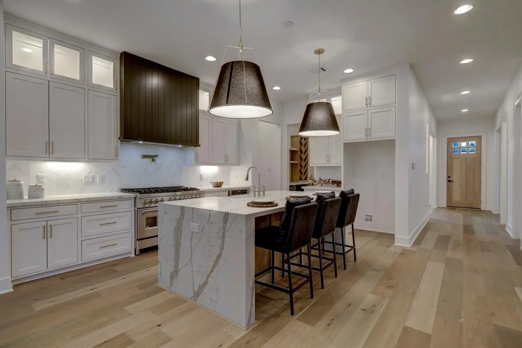 Photo of 1349 Chantilly Lane