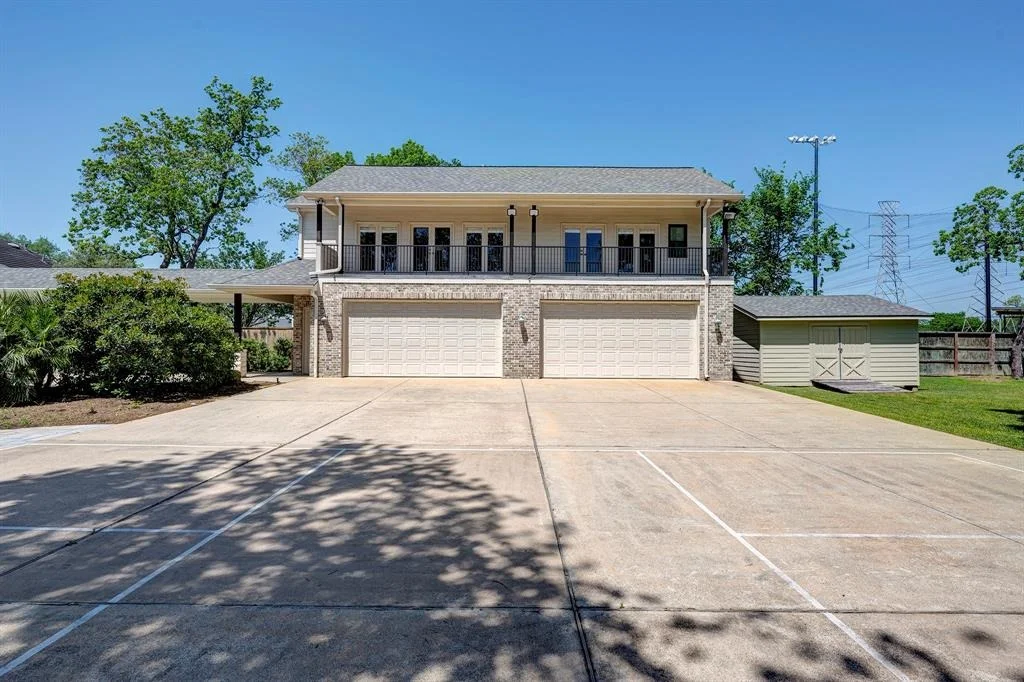 Photo of 702 Mulberry Lane