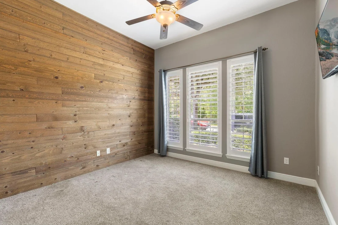 Photo of 35 Avalon Oaks Court