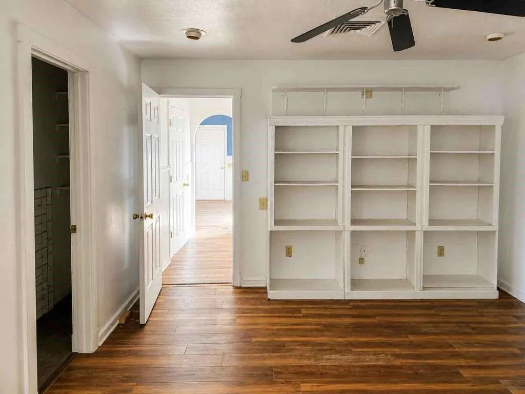 Photo of 108 W 9th Street