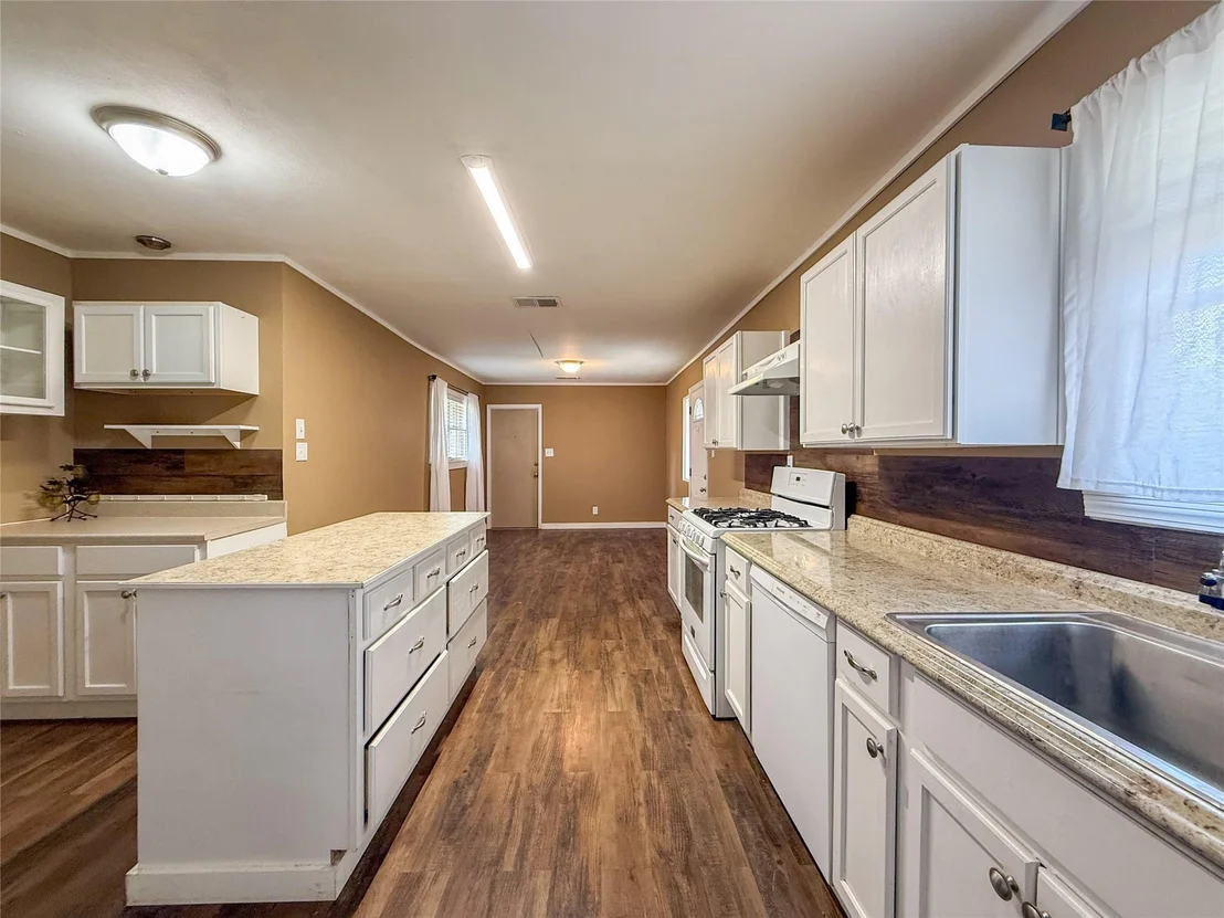 Photo of 3321 Tanglebriar Drive
