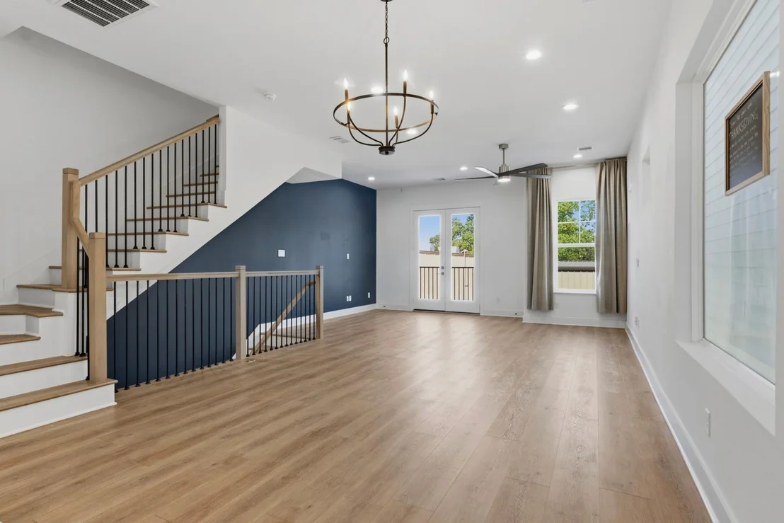Photo of 2806 Versailles Oak Lane