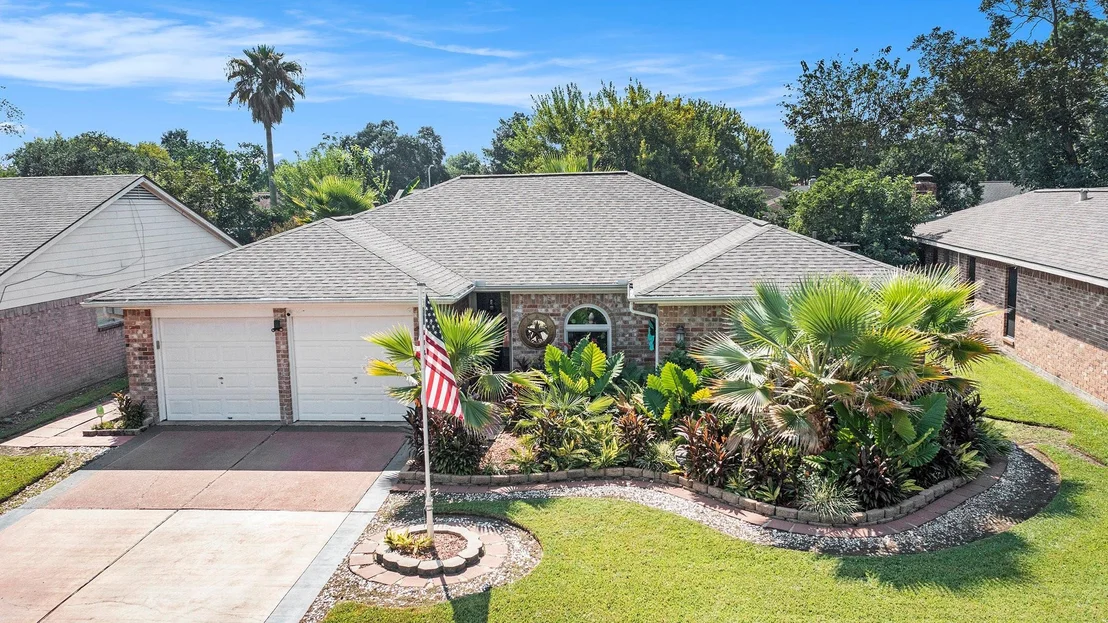 Photo of 830 Seamaster Drive