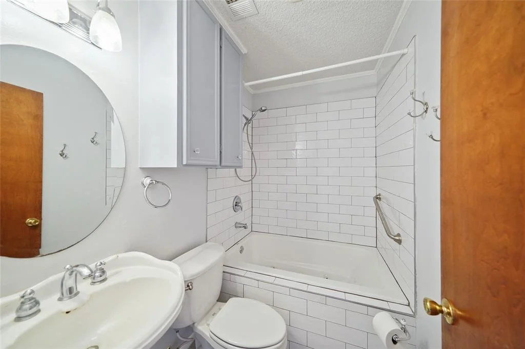 Photo of 44750 Cary Lane