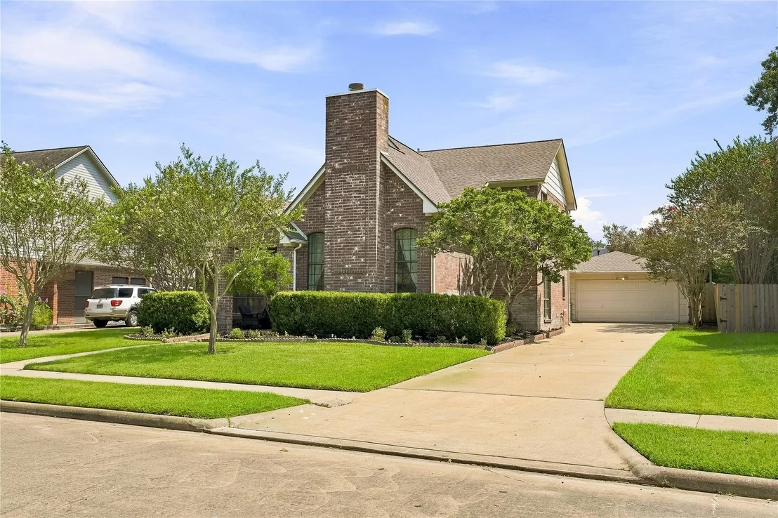Photo of 706 Fernglade Drive