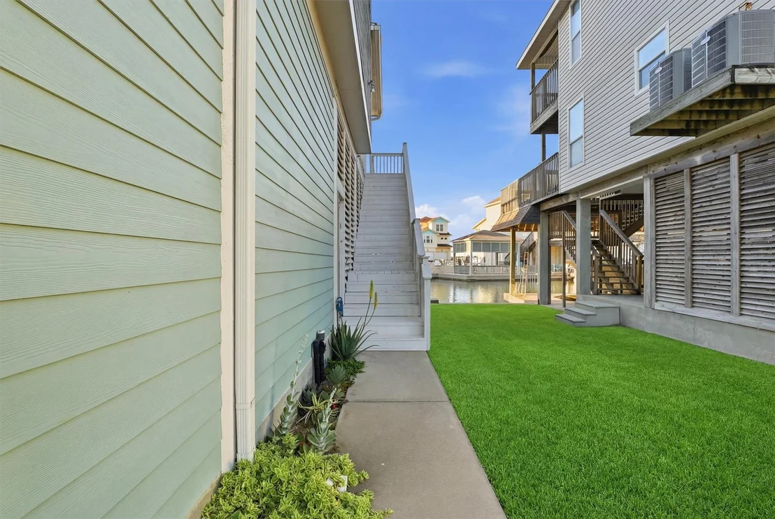 Photo of 438 Amanda Circle