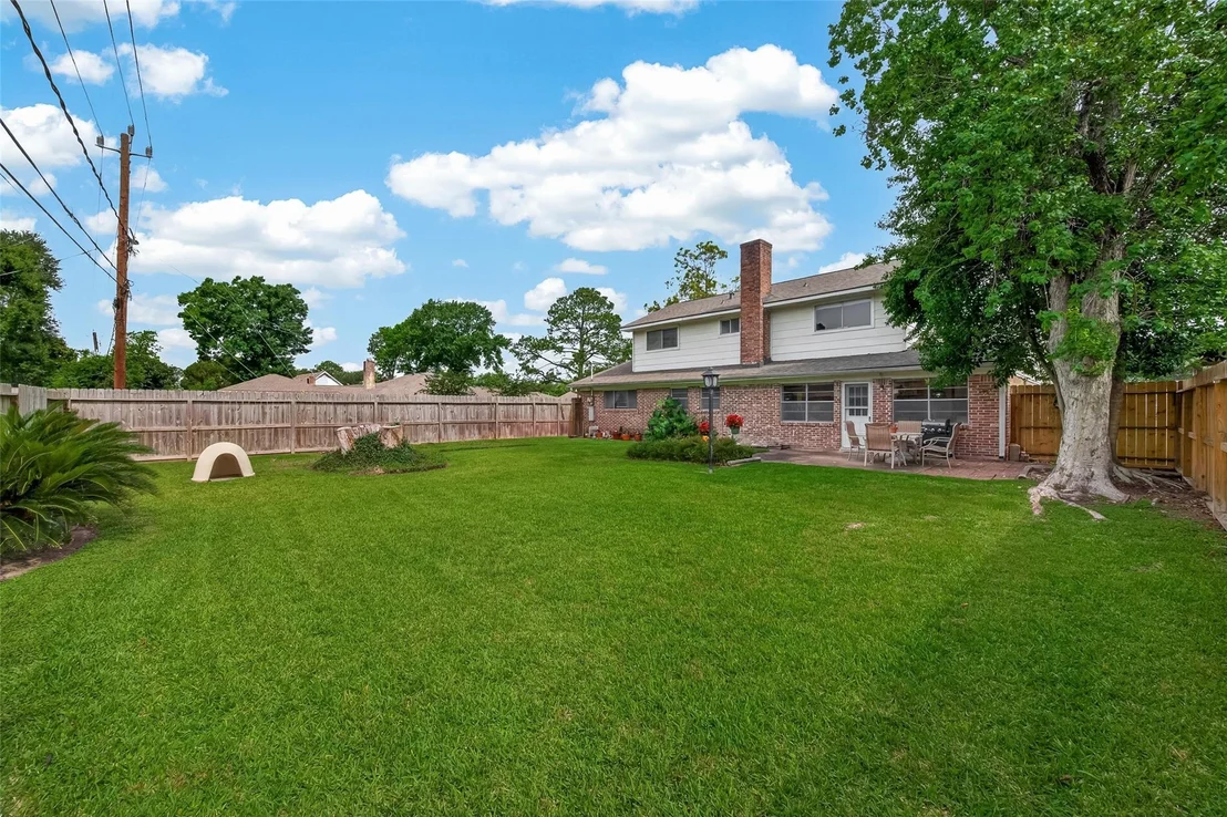 Photo of 9235 Sharpview Drive