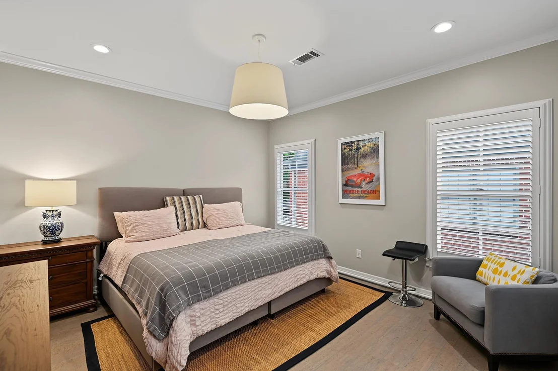 Photo of 3110 Plumb