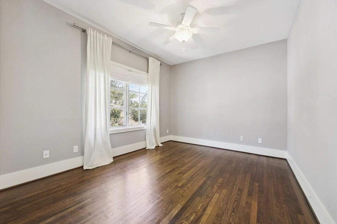 Photo of 1901 Gardenia Drive