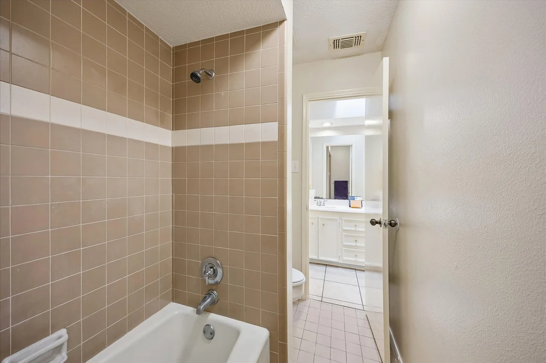 Photo of 8018 Cobblefield Lane