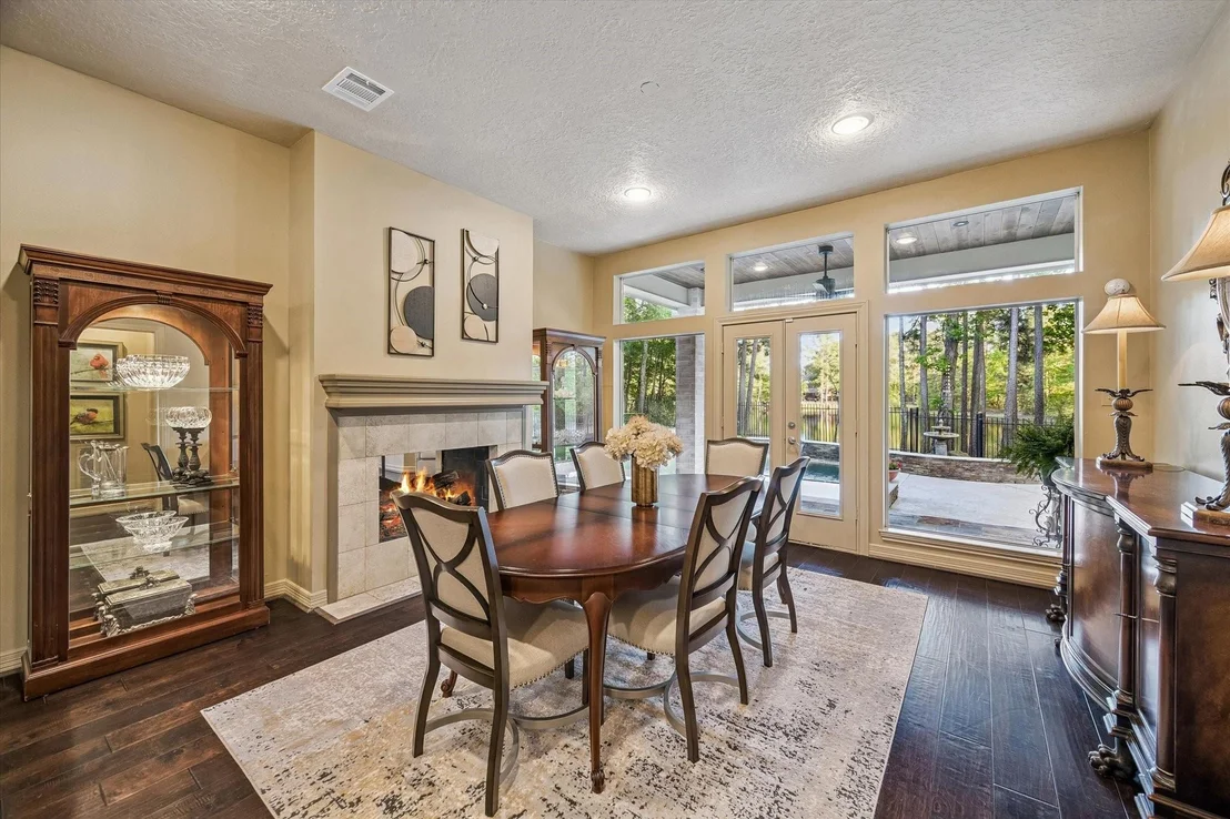 Photo of 6 E Lakemist Circle