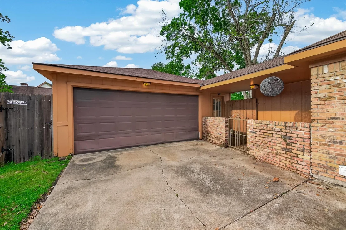 Photo of 6210 Claridge Drive