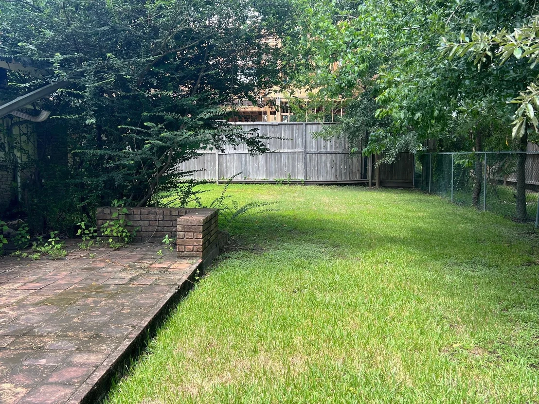 Photo of 9302 Memorial Drive