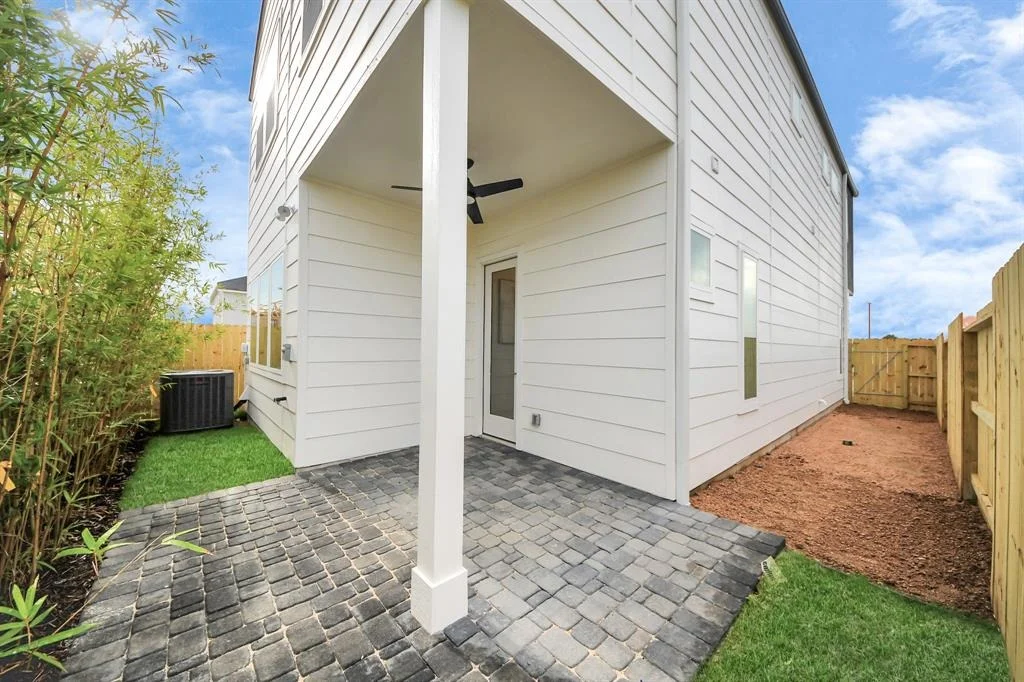 Photo of 2204 Diagonal Lane
