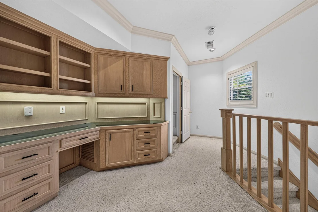 Photo of 2 W Terrace Drive