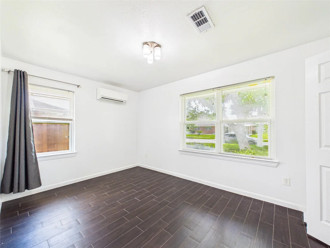 Photo of 2127 Nell Street