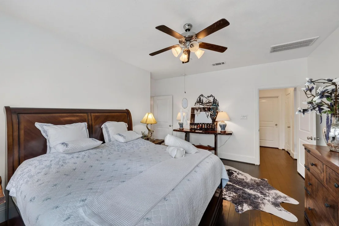 Photo of 335 Voss Road