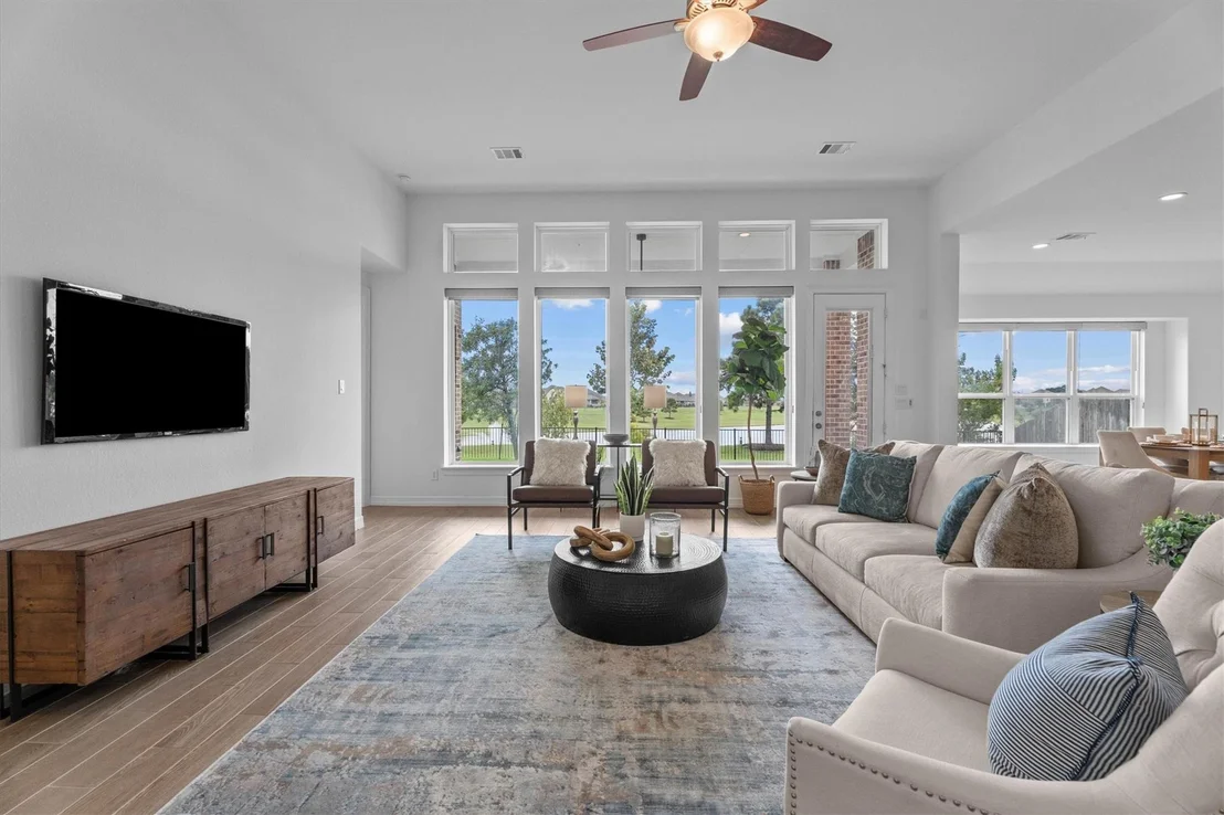 Photo of 7335 Laguna Lake Drive