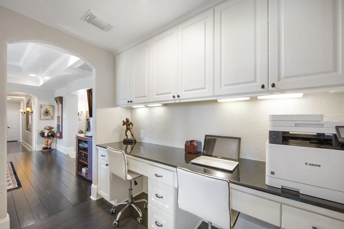 Photo of 17108 Lakeway Park