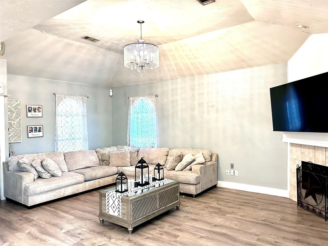Photo of 34534 Park View