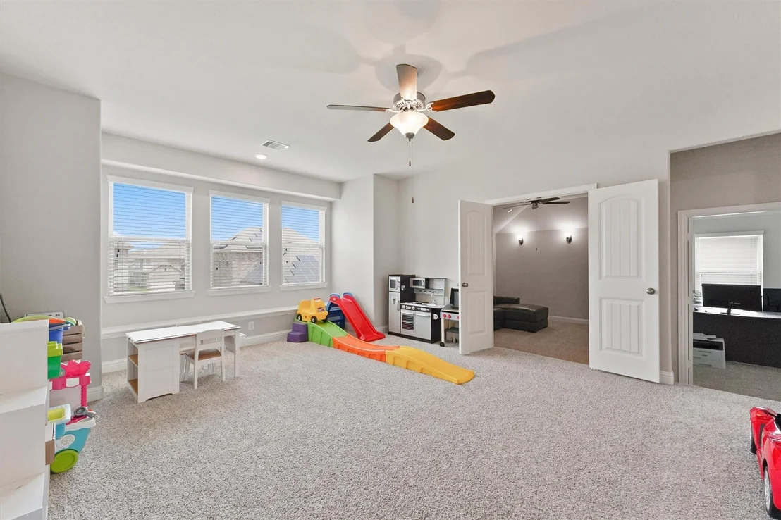 Photo of 9618 Invergarry Way