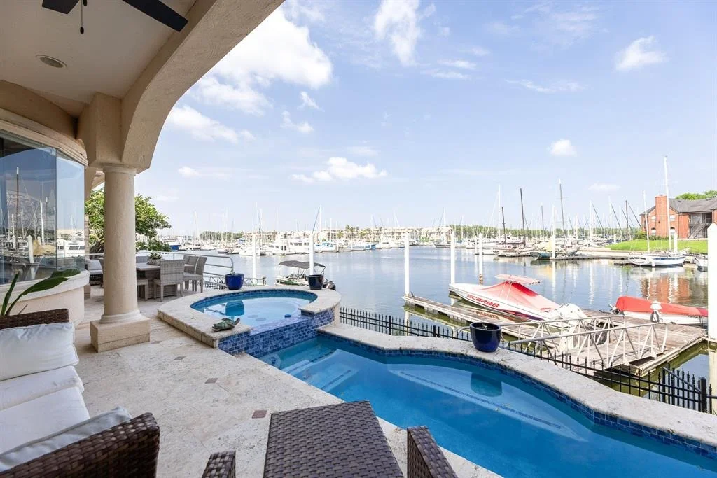 Photo of 305 Harborside Circle