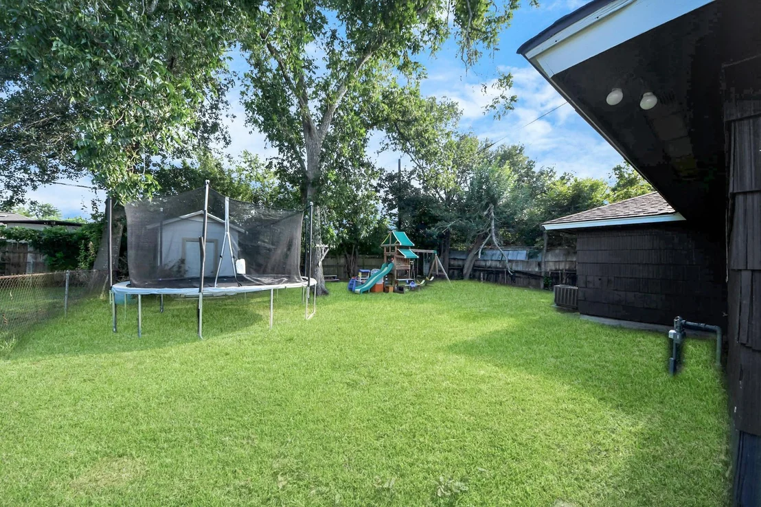 Photo of 805 Armor Avenue
