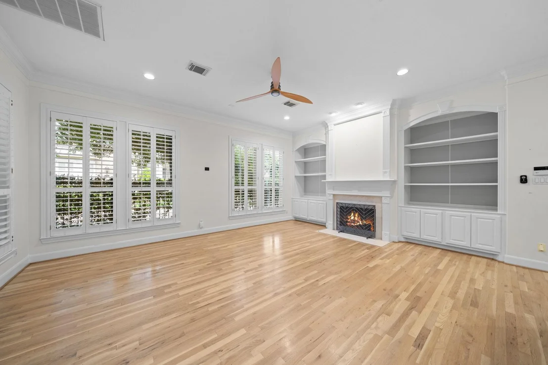 Photo of 3403 Crest Hill Lane