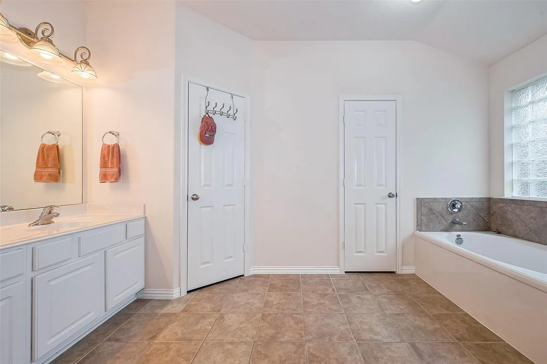 Photo of 1007 Casting Springs Way