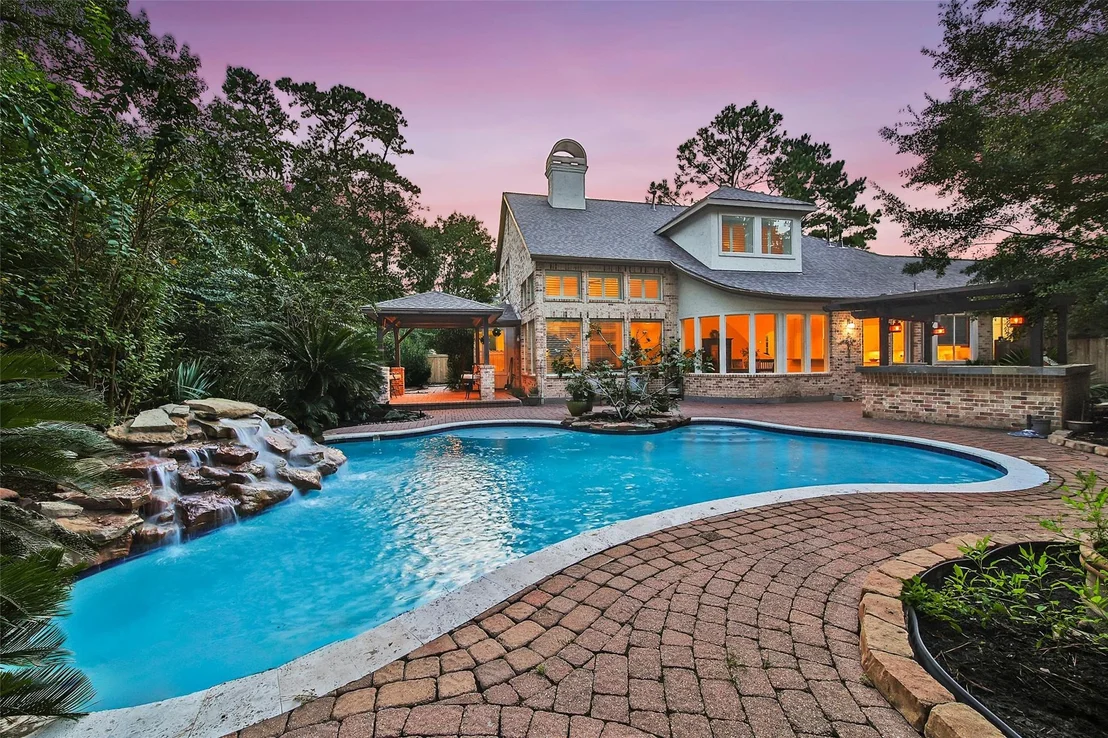 Photo of 1302 Avon Way