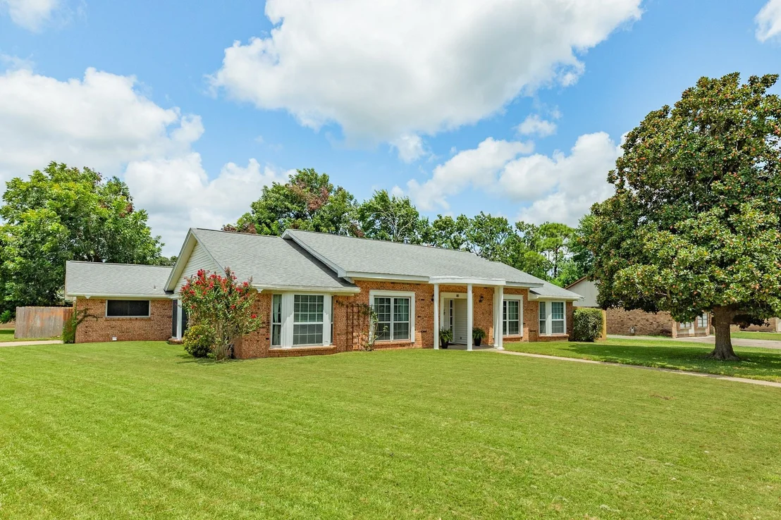 Photo of 136 Tamarisk Trail