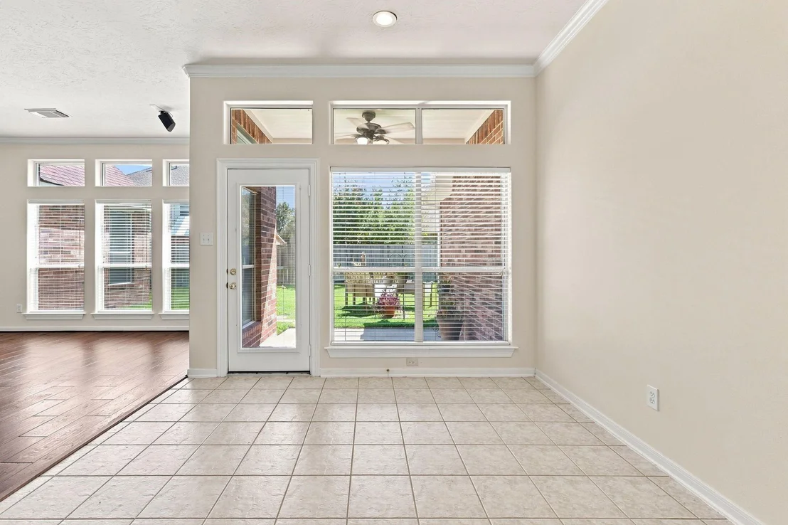 Photo of 6127 Merry Pine Court