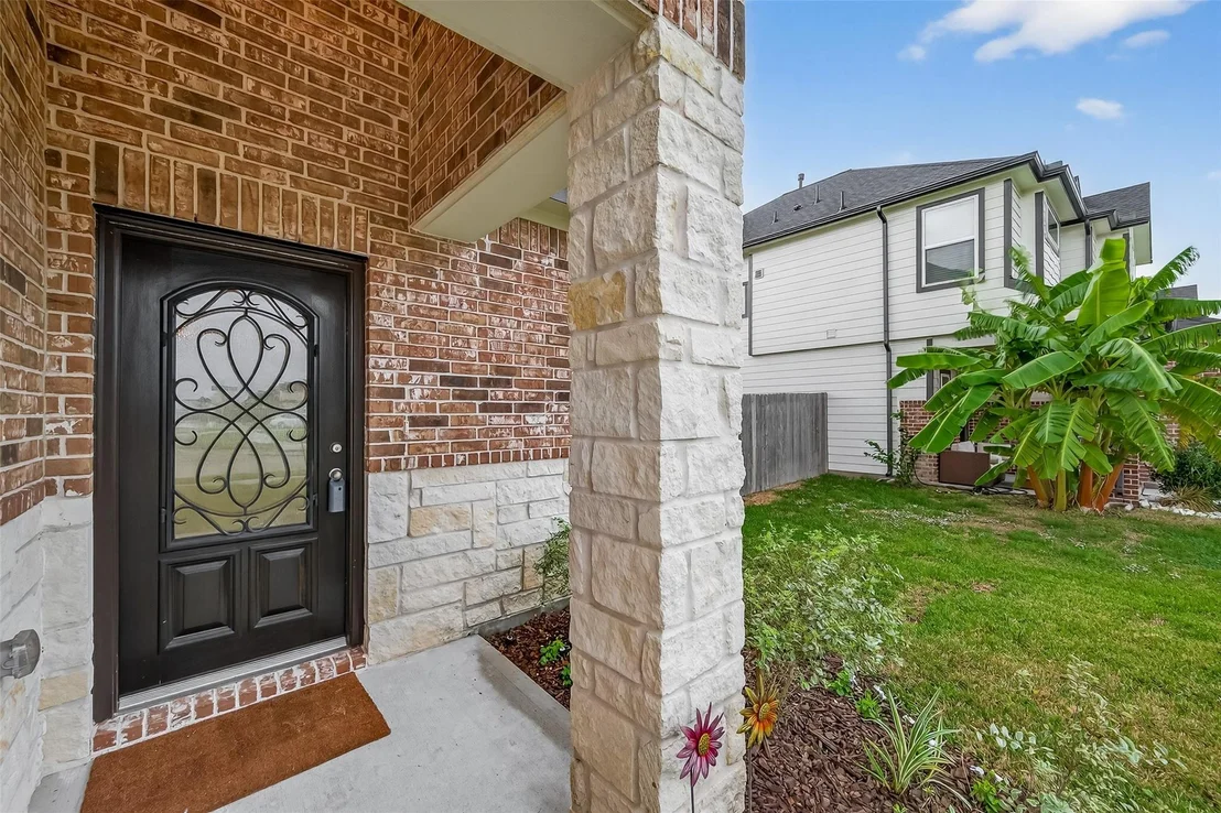 Photo of 2922 Valeria Drive