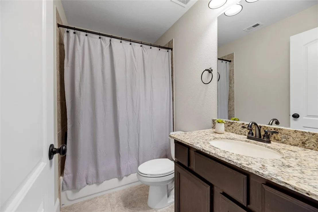 Photo of 18702 Town Bluff Drive