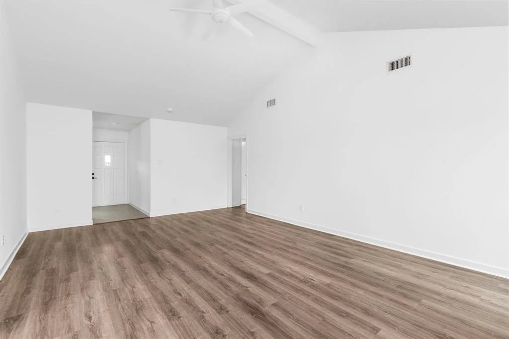 Photo of 600 Pinebrook Lane