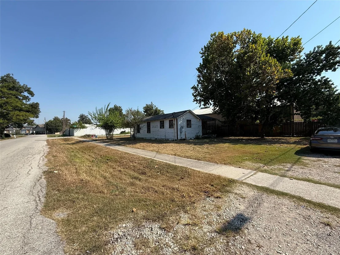 Photo of 6221 Peg Street