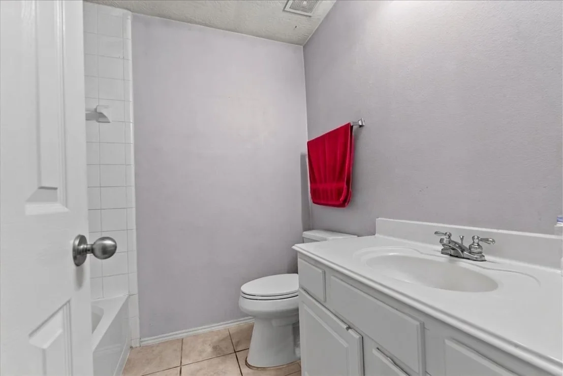 Photo of 8202 Greenleaf Street