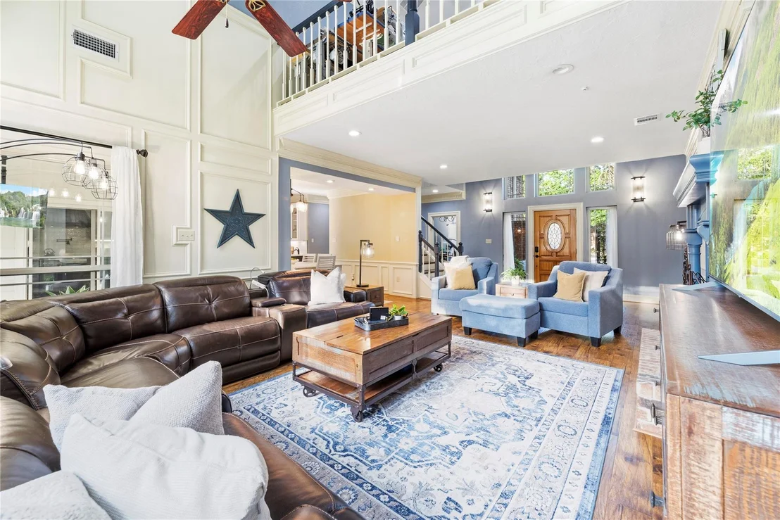 Photo of 2933 E Elm Circle