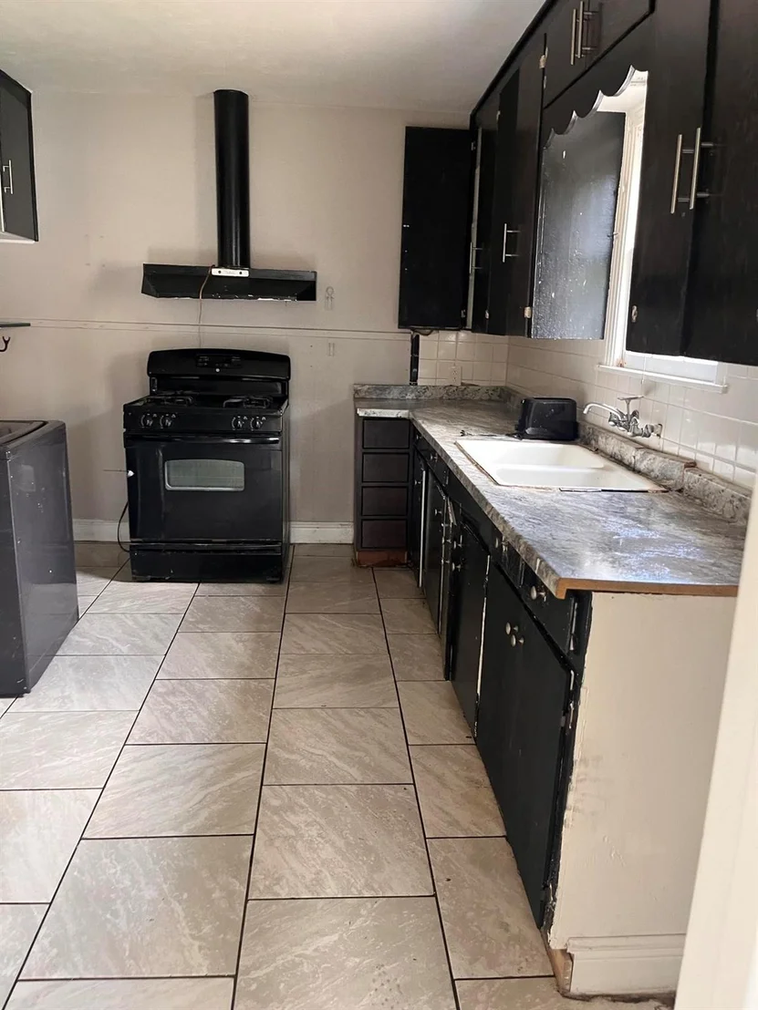 Photo of 4980 Chambers Street