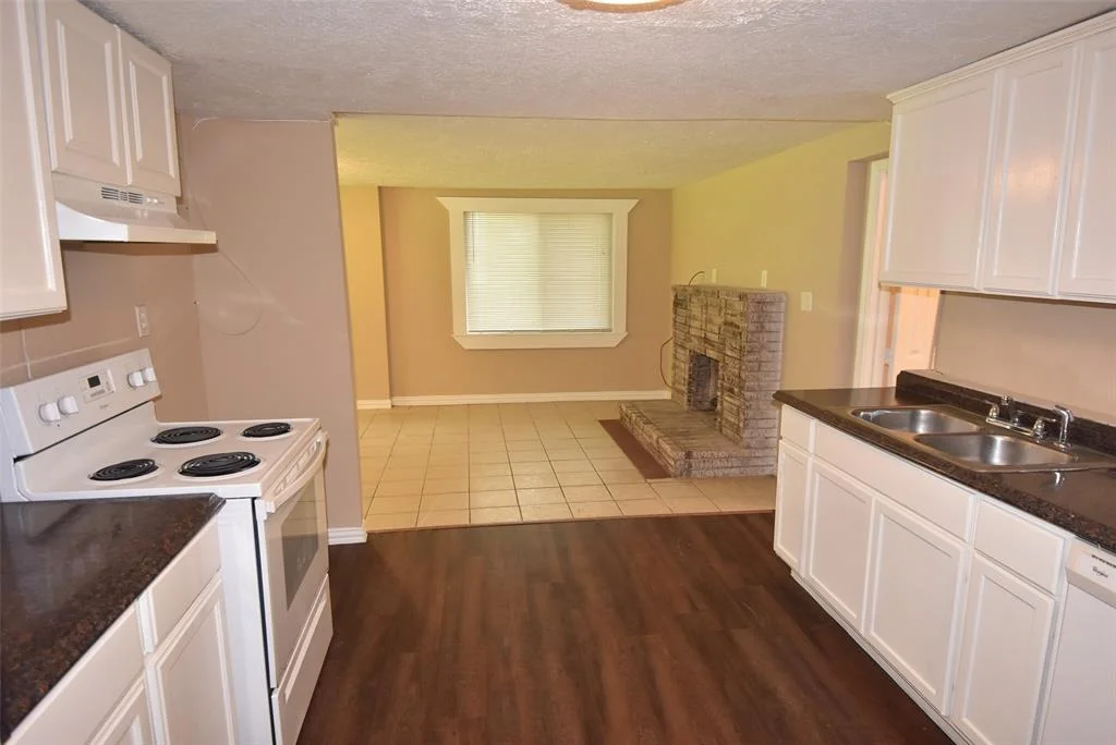 Photo of 600 Bullfrog Lane
