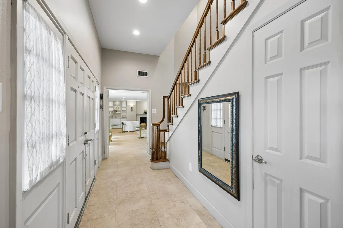 Photo of 9703 Oasis Drive