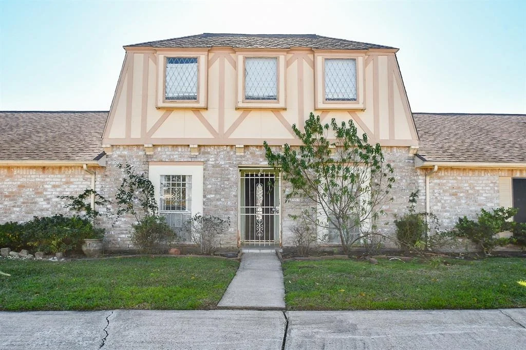 Photo of 12251 Sharpview Drive