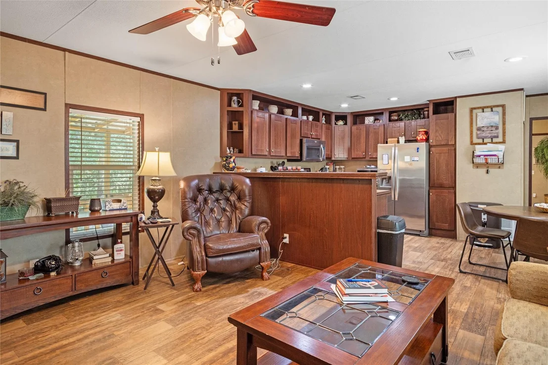 Photo of 375 Chestnut Bend